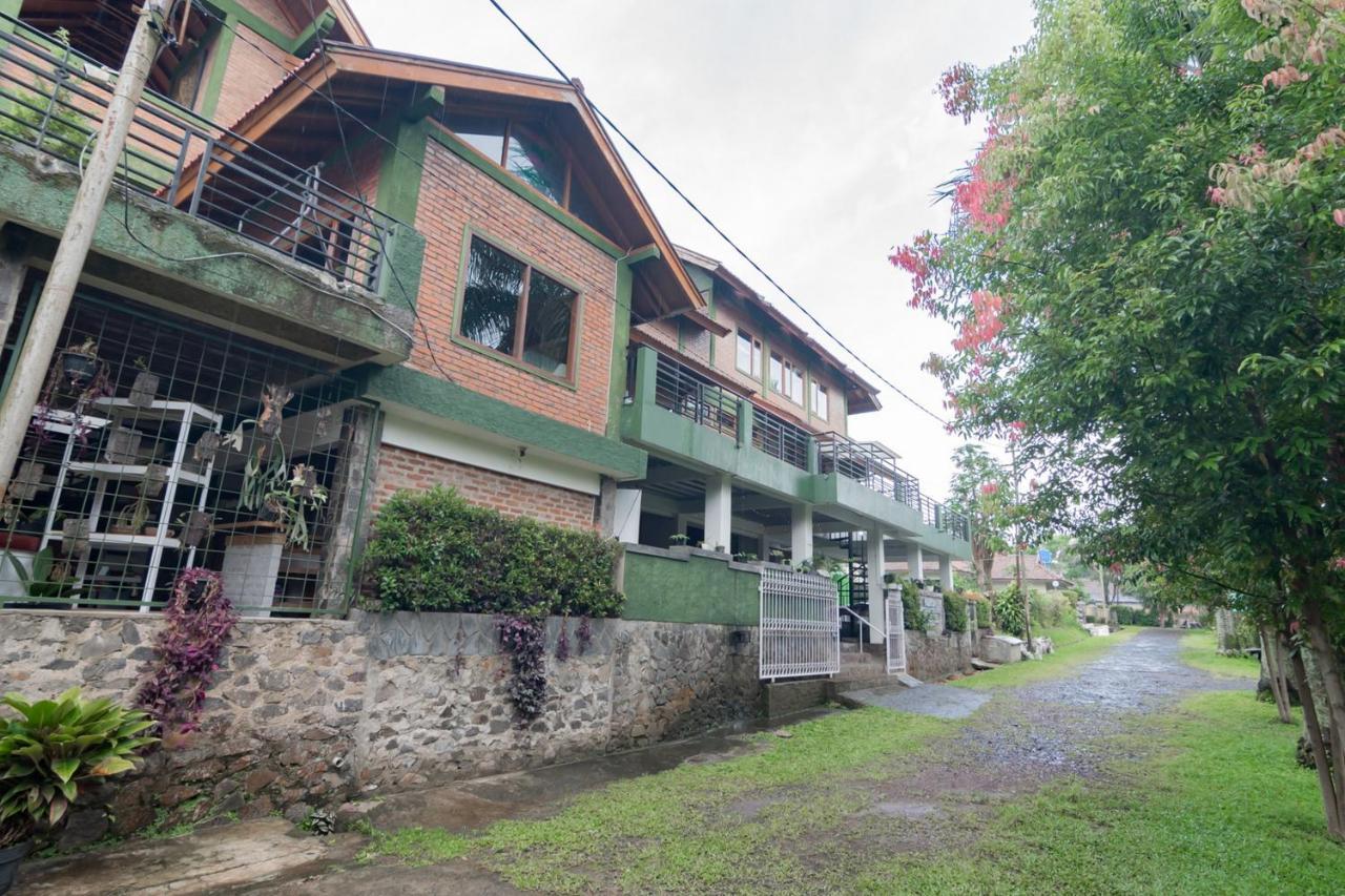 Samakta Guest House Лембанг Экстерьер фото